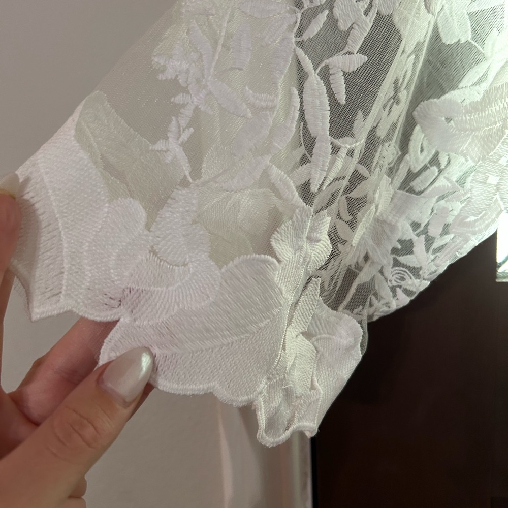 Floral Lace Getting Ready Robe - Picture 2 of 3